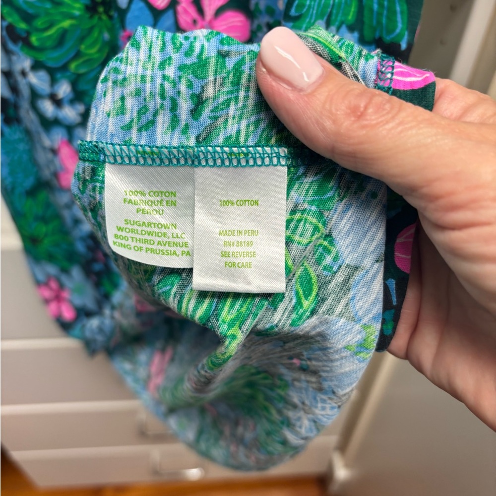 Lilly Pulitzer Top/Medium/Bright Colors - Picture 4 of 4